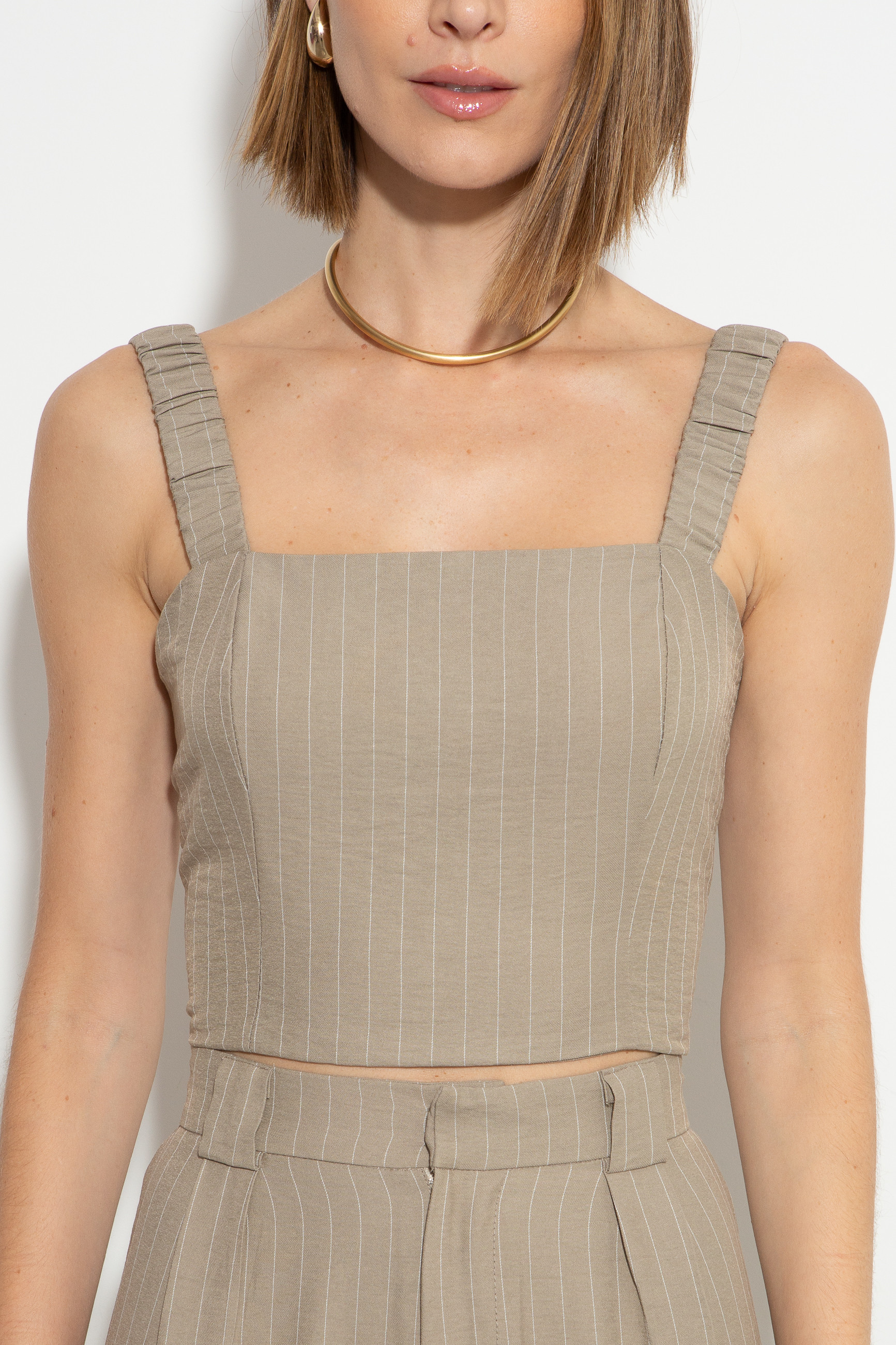 Top Cropped Alfaiataria Orbe Fendi Risca de Giz