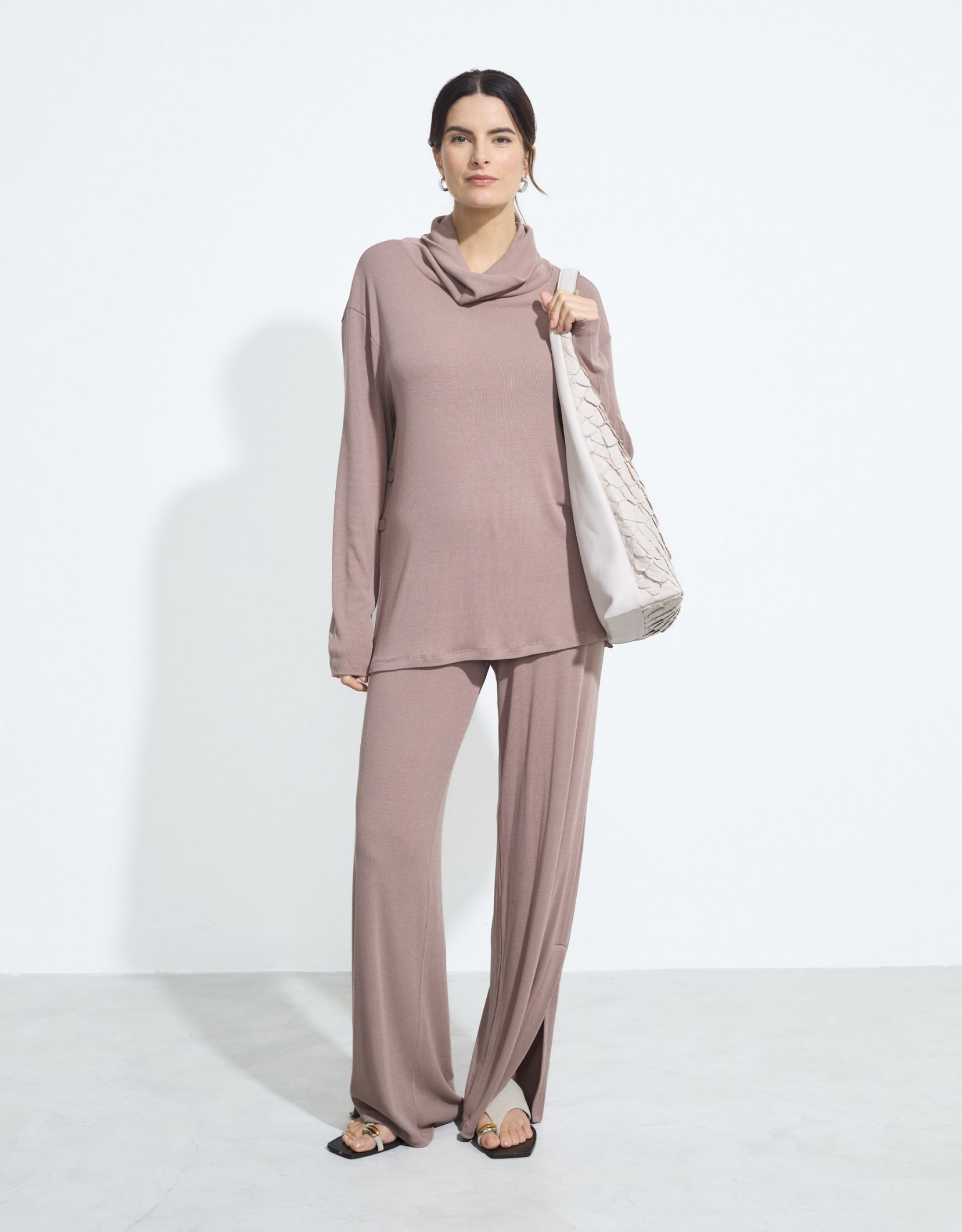 Conjunto Niemeyer Mocha Mousse